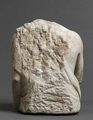 statue, image 2/5