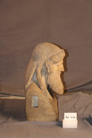 statue, image 3/4