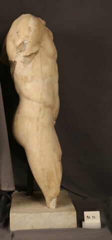 statue, image 2/4