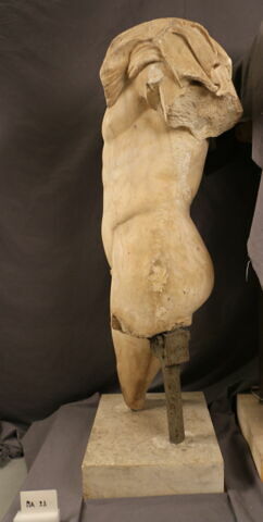 statue, image 3/4