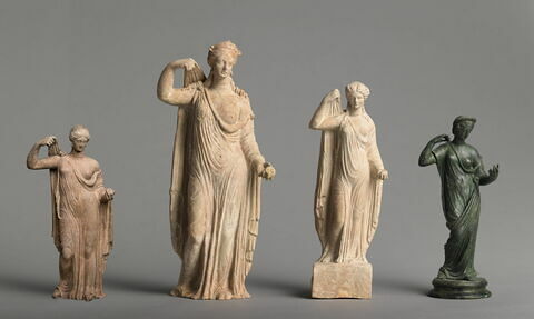 figurine, image 2/5
