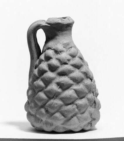 oenochoé ; vase plastique, image 1/1