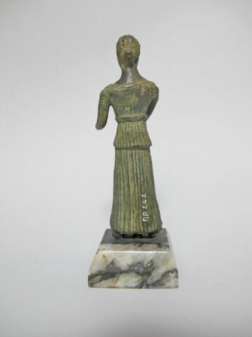 statuette, image 2/2