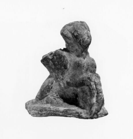 statuette ; partie d'objet indéterminé