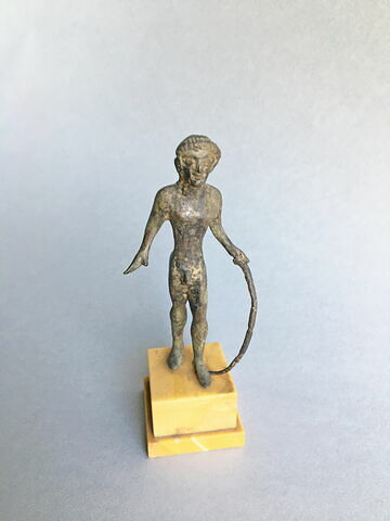 statuette, image 1/1
