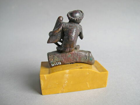 statuette, image 3/3