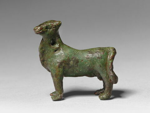 statuette, image 2/2