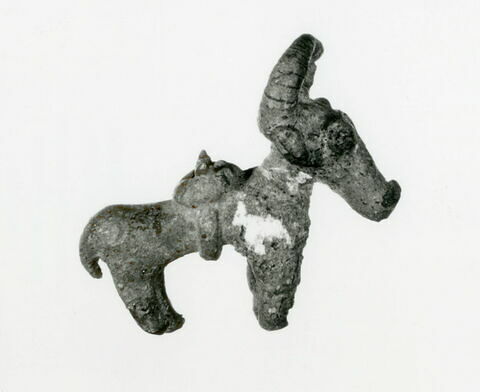 statuette, image 2/2