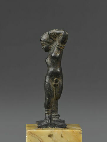 statuette, image 2/5