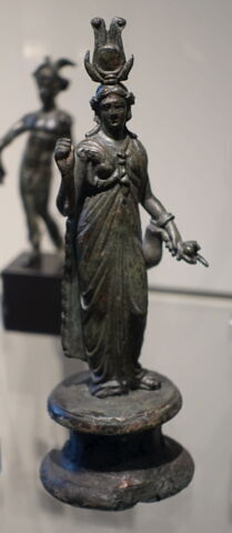 statuette, image 2/3
