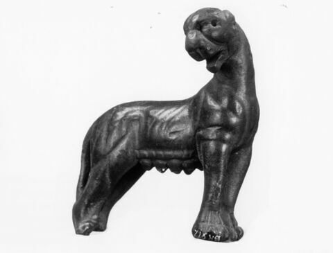 statuette ; élément de mobilier