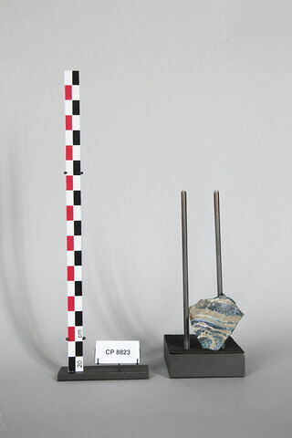 fragment, image 2/2