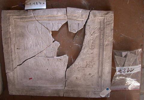Fragment du tirage d'une inscription latine, image 1/1