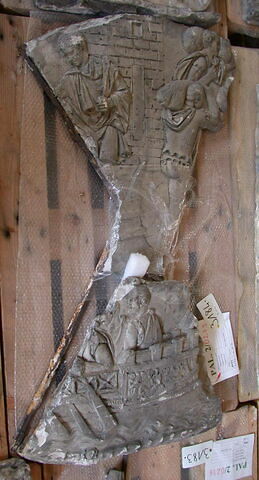 Tirage d'une plaque de la colonne Trajane représentant une scène fluviale