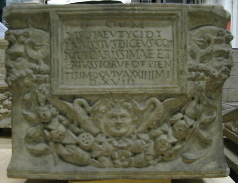 urne, image 2/2