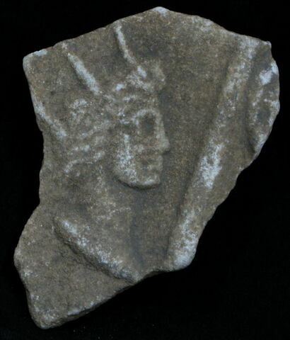 Stèle votive à Saturne (fragment)