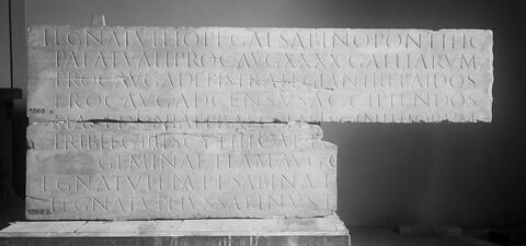 Inscription en l’honneur du chevalier romain L. Egnatuleius Sabinus, image 1/2