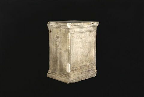 autel funéraire, image 2/7
