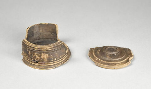 pyxis, image 2/3