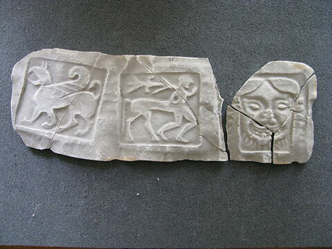 Tirage partiel d’un décor de pithos représentant un griffon, un centaure et la Gorgone, image 1/1
