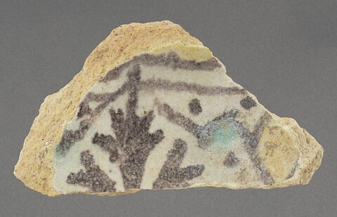 Tesson de coupe à décor jaune, vert, brun et blanc, image 1/1