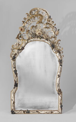 Miroir à décor rococo