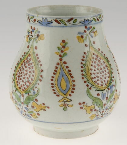 Vase aux mandorles ponctuées se prolongeant en tiges fleuries, image 3/3