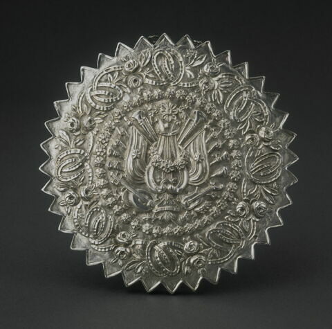 Miroir circulaire à décor de trophée, image 6/12
