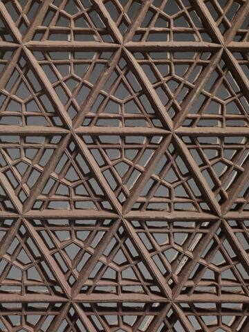 Jali (écran de fenêtre) au treillis de triangles isocèles, image 3/7