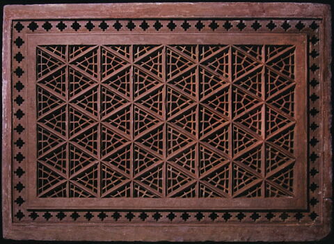 Jali (écran de fenêtre) au treillis de triangles isocèles, image 5/7