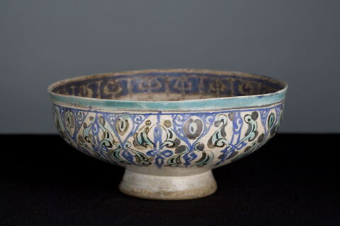 Coupe à décor de prince en trône, image 11/23