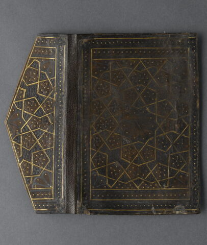 Plat inférieur et rabat de reliure, image 7/12