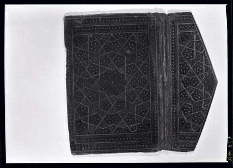 Plat inférieur et rabat de reliure, image 11/12