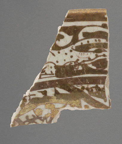 Fragment de bord d'un marli à frise d'animaux passant en réserve, image 1/1