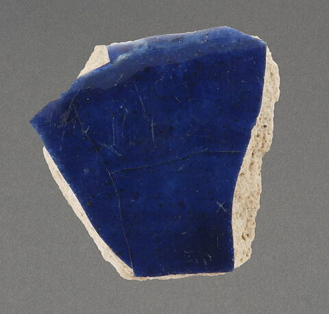 Fragment de carreau de revêtement (carreau ou mosaïque de céramique ?)