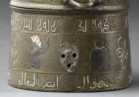 Encrier aux personnages et inscriptions votives, image 16/23