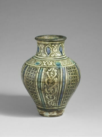 Vase à décor de palmettes et de croisillons, image 2/5