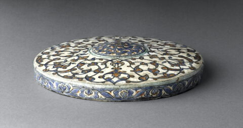 Couvercle à décor d'arabesques, image 4/5