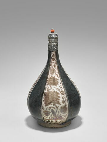 Bouteille au paon à décor végétal, image 2/13