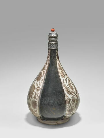 Bouteille au paon à décor végétal, image 3/13
