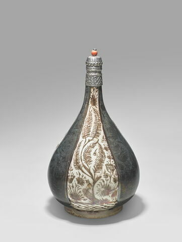 Bouteille au paon à décor végétal, image 5/13