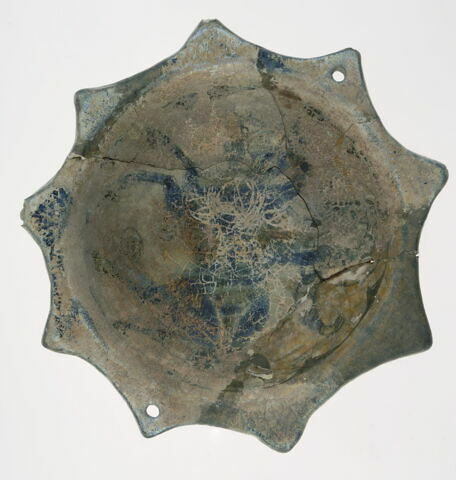 Coupe aux bords dentelés, image 2/2