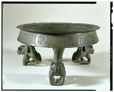 Plateau tripode aux lions, image 13/16