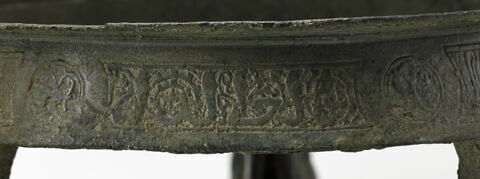 Plateau tripode aux lions, image 6/16