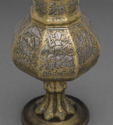 Vase aux pattes de lion, image 14/18
