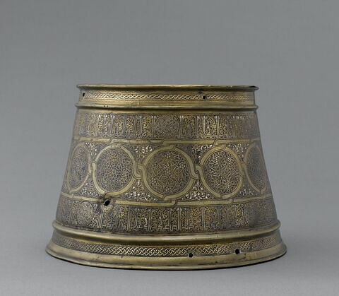 Base de chandelier, image 4/16