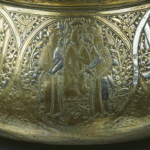 Bol aux scènes auliques et inscription sultanienne, image 21/22