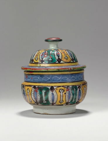 Coupe avec couvercle, image 3/4