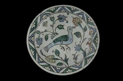 Plat à l'oiseau posé dans les jacinthes, image 3/5