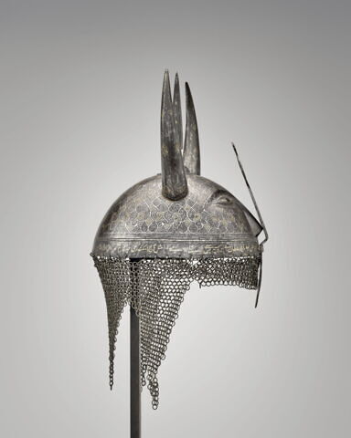 Casque à cornes, camail et nasal, image 3/8